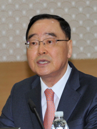 정부, 의료파업 유화책…정 총리, 대화제의