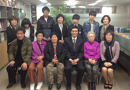 성남시약, 저소득층 학생에 장학금 지원