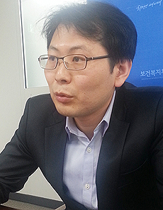 "원격의료 시범사업 조제약 택배배송 검토 안한다"