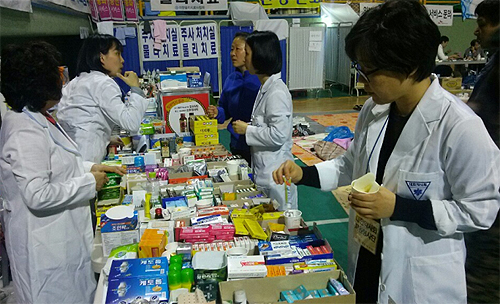 연휴 잊은 새월호 침몰사고 현장 봉사약국 