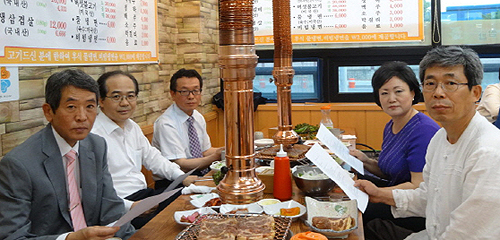 잠잠했던 약사연합 재가동…새회장에 김태욱