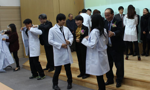 카이스트 박사부터 삼성 과장까지…약대생 이력 화려
