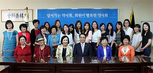 약대생 21명, 대한약사회 장학금 받아