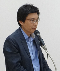 "약사가 준 자양분먹고 한약사가 자라고 있다"
