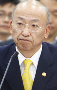 병협회장 이력이 결격사유가 될 수 없다는 문 장관