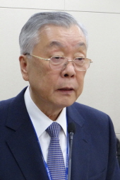 성상철 "신분증 확인 의무화, 병협 적극 설득할 것"