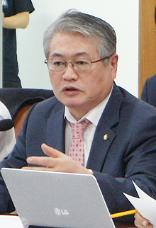 "어린이용 약 신중검토 안하겠다는 것 아니다"
