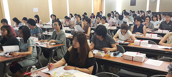 은연중 6년제 약사 의식…공부하는 약사들