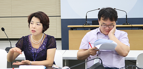 "한의사 의료기기 전초?…우려, 너무 멀리 나갔다"

