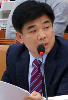백남기 연명치료에 서울대병원 부원장 개입 '논란'