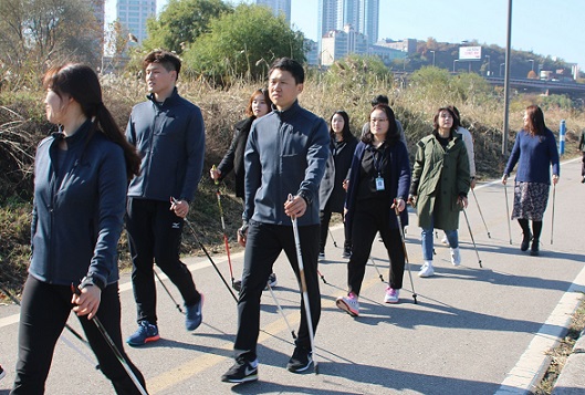 대웅, 건강걷기 노르딕워킹 프로그램 운영
