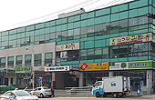 병원부지 산 도매상, 인근 약사에 "약국 해볼래요?"