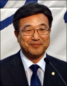 문재인-의료공공성, 안철수-공공의료기관 총액예산제 