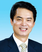 첫 약국약사 출신 류영진 식약처장…그는 어떤 인물?