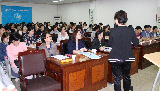 노인약료전문가 교육 인기몰이…수강약사로 '북쩍'