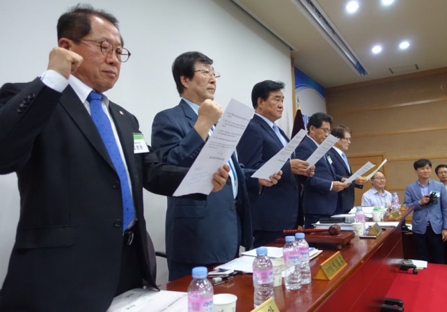의협 대의원 "추무진 회장, 비대위에 전권 위임하라"