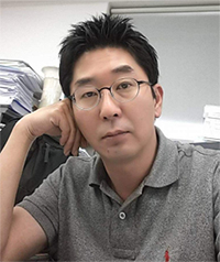 [데스크 시선] 성분명 처방, 리베이트 그리고 의약사