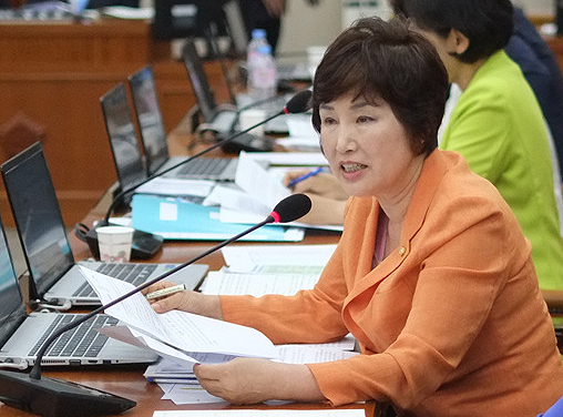 "병원 부지 내 약국 개설·DUR 처방검토료 신설 검토해라"