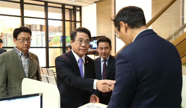 경상대병원 약국개설 반대 탄원서 5천장 청와대로