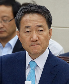 박 장관 "보건의료 빅데이터 구축 시범사업 검토"