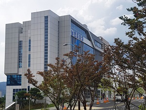 창원경상대 약국개설 소송전 임박...이달말 소장 제출