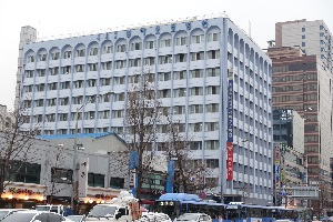 성바오로병원 내년 5월 재건축설…문전약국 요동