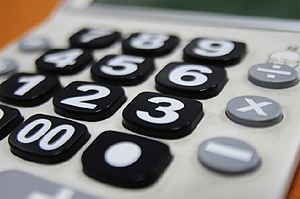 월급 190만원 때문…약국, 일자리 지원금 신청 저조