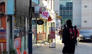 한약사 약국, 대학가·지하철역까지 진출…세력 확장