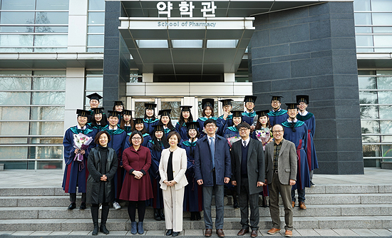 성대 제약산업대학원 석사 26명 배출…인력양성 주도