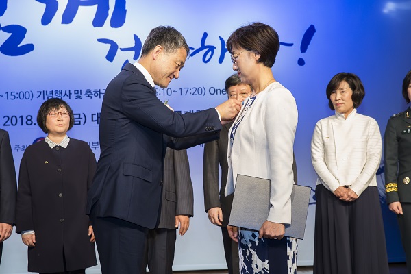 황유경 녹십자랩셀 연구소장 국무총리 표창 수상 