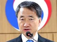 박능후 "보건의약 산업 선도하는 언론 역할 기대"