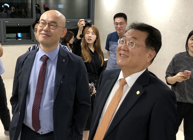 벤딩 확보 나선 건보공단 맞서 최후에 웃는 단체는?