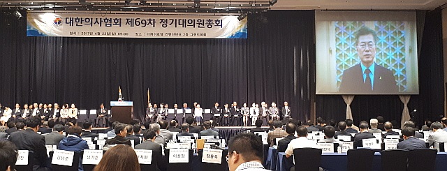 의-정 갈등 악화일로…문케어·수가협상 시계제로
