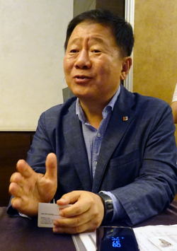 "미래의 약국에 꼭 필요한 플랫폼…무료로 보급"