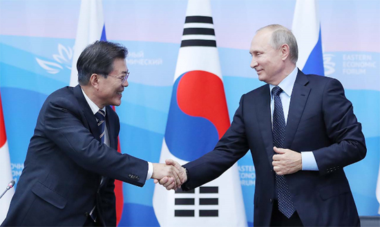 한-러, e-헬스·의약품 개발 등 보건의료 협력 합의