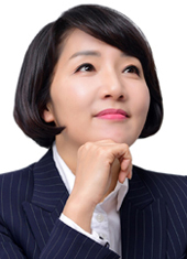 김지수 경남도의원, 첫 민주당 의장으로 선출