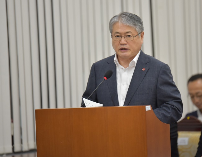 김용익 이사장, 수가 분석 자료 공개 난색