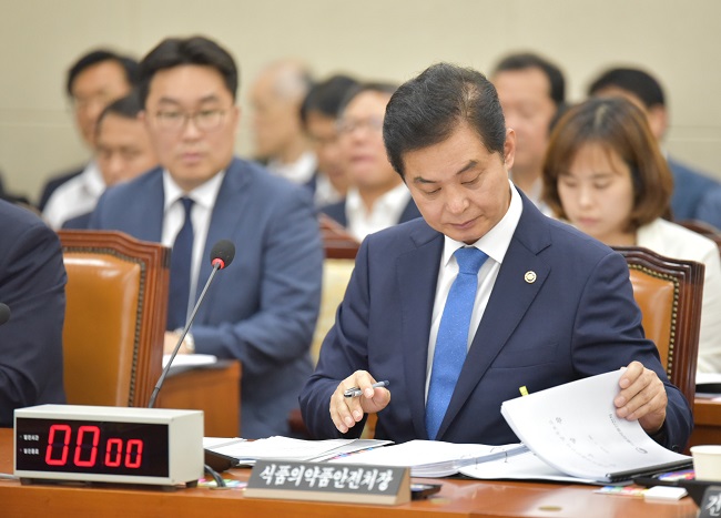 류영진 처장 "상비약 품목수 관련 답변 적절치 않다"