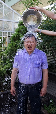 김영진 한독 회장, 아이스버킷 챌린지 동참