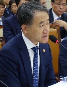 "원격의료, 산업육성과 별개…전달체계 확립할것"