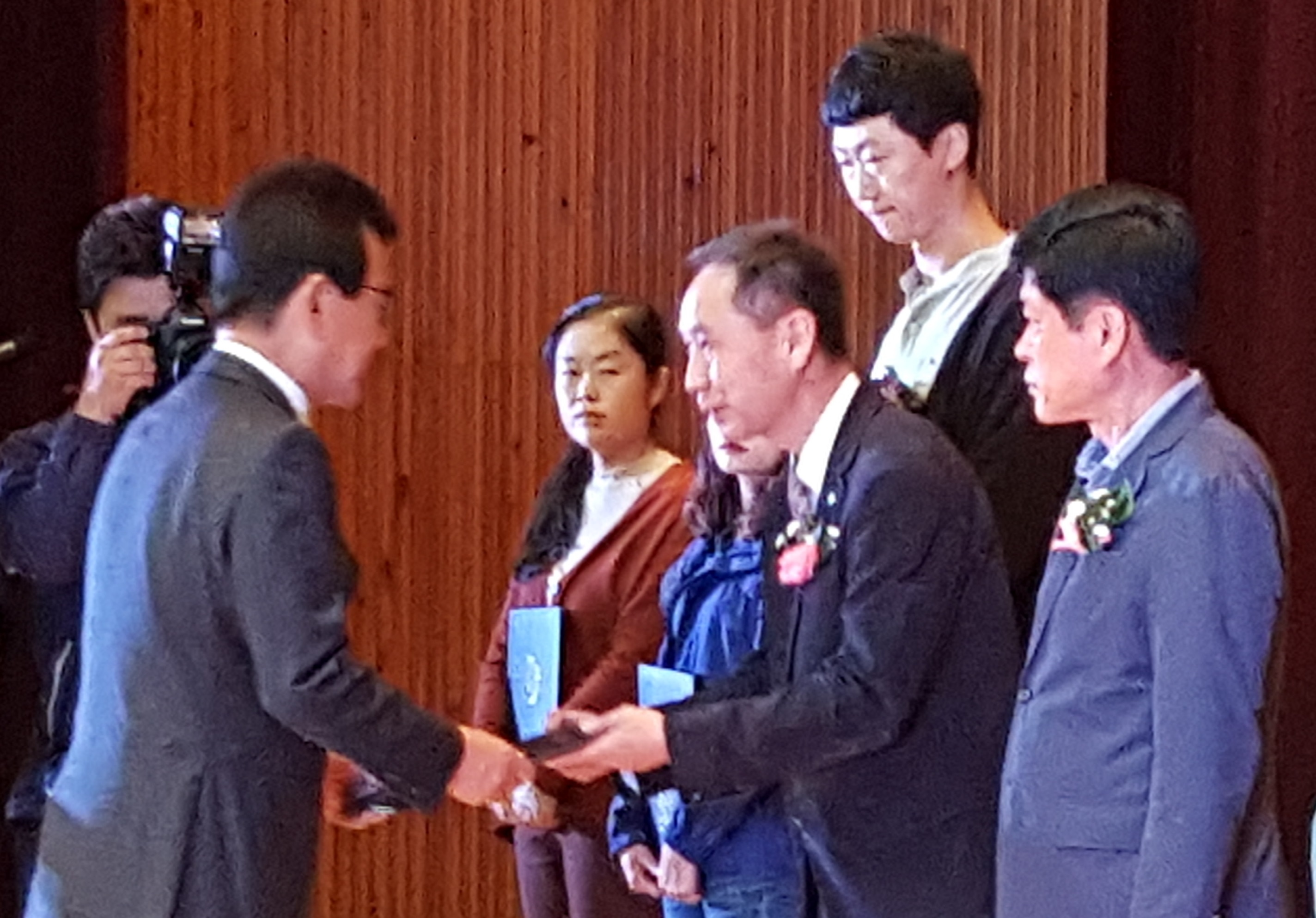 휴온스, '충북 다문화가족 축제' 단체 유공 표창 