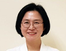 "약사가 알면 좋은 '영양약료' 지식 한권에 담아"