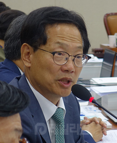문재인케어 성공하려면 건강보험 보장률 높여야