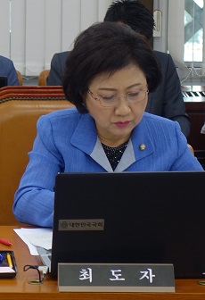 "적십자사, 직상급자 면접 후 합격 사례 8명 적발"