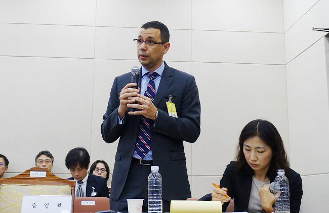 아비 벤쇼산, 고가약 답변 피하고 '개선하겠다' 약속만