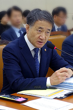 박능후 "헬스커넥트 의료영리화 편법 장치 악용 안돼"