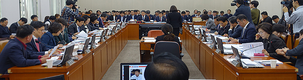 '약대정원 증원' 뜨거운 감자...정부-국회 공방전