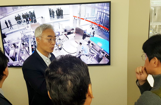 "RFID 도입 생산성 증대…유통현장도 편리한 시스템"