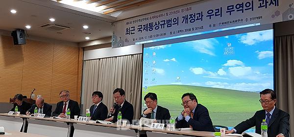 "한미 FTA 개정협상은 美 제약사 사다리 걷어차기"