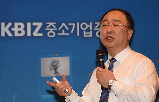 홍남기 "사회적 대타협 전제…원격진료 못할 것 없다"